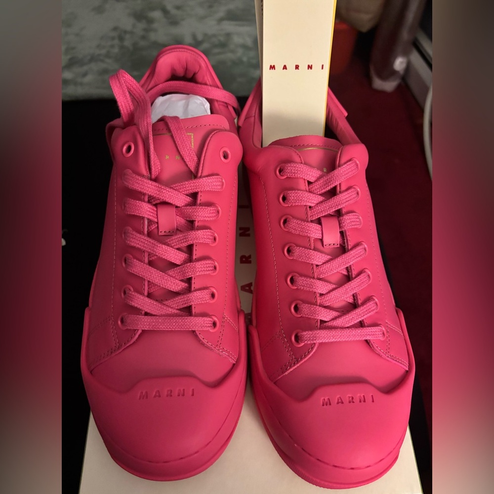 Marni Fuchsia Vibrant Minimalist Design